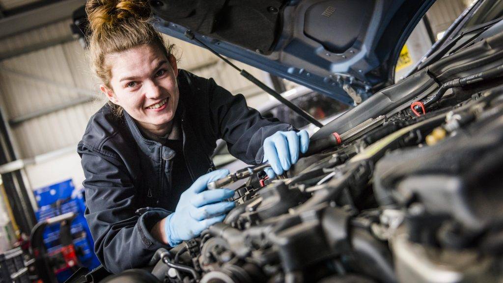 İşkur Mercedes'e kadın eleman yetiştirecek 2