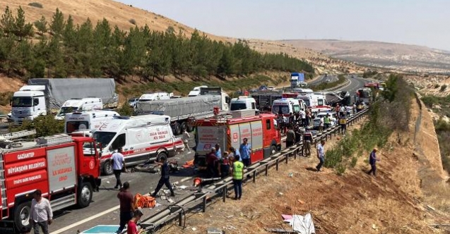 Gaziantep'te zincirleme kaza: 15 kişi hayatını kaybetti