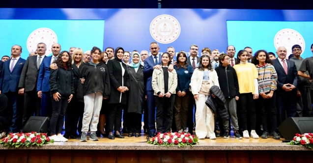 Bakan Özer: ''Öğretmenlerden Öğretmenlik Kariyer Sistemine İlgi''