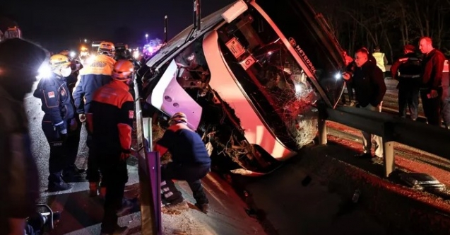 Bursa'da öğrencileri taşıyan tur otobüsü devrildi... 3 ölü, 44 yaralı